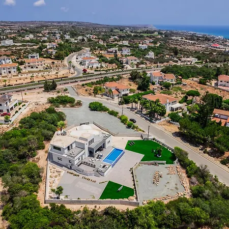 Exclusive 7-bdr With Panoramic Views & Saltwater Swimming Pool! Villa Ayia Napa