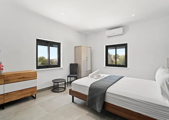 Exclusive 7-bdr With Panoramic Views & Saltwater Swimming Pool! ヴィラ