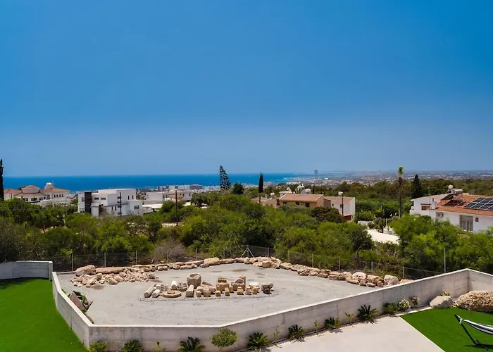 Exclusive 7-bdr With Panoramic Views & Saltwater Swimming Pool! ヴィラ