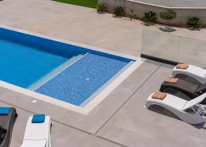 ヴィラ Exclusive 7-bdr With Panoramic Views & Saltwater Swimming Pool! *