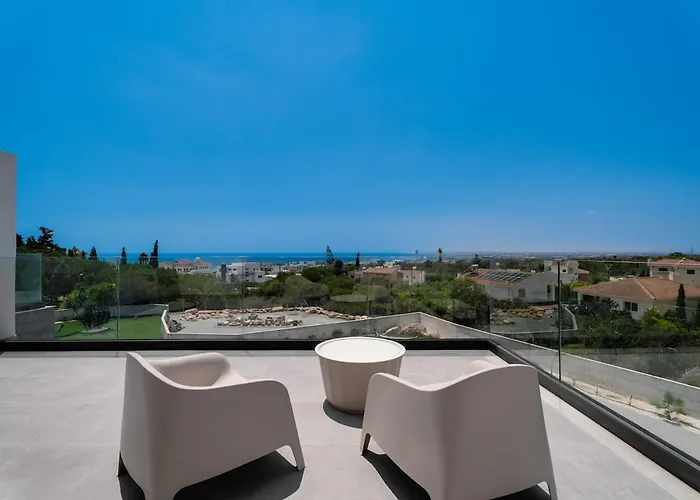 Exclusive 7-bdr With Panoramic Views & Saltwater Swimming Pool!