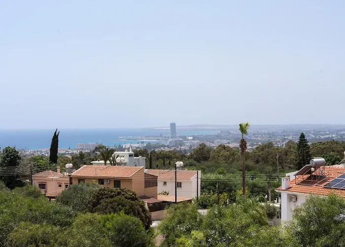 Exclusive 7-bdr With Panoramic Views & Saltwater Swimming Pool! *