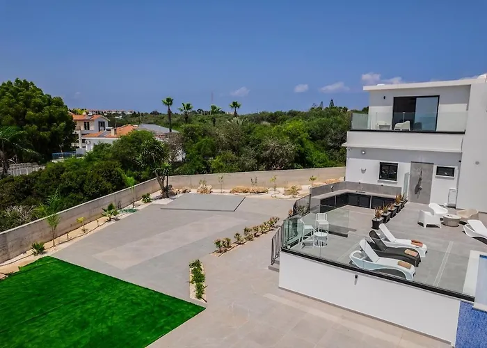 Exclusive 7-bdr With Panoramic Views & Saltwater Swimming Pool! * アヤナパ