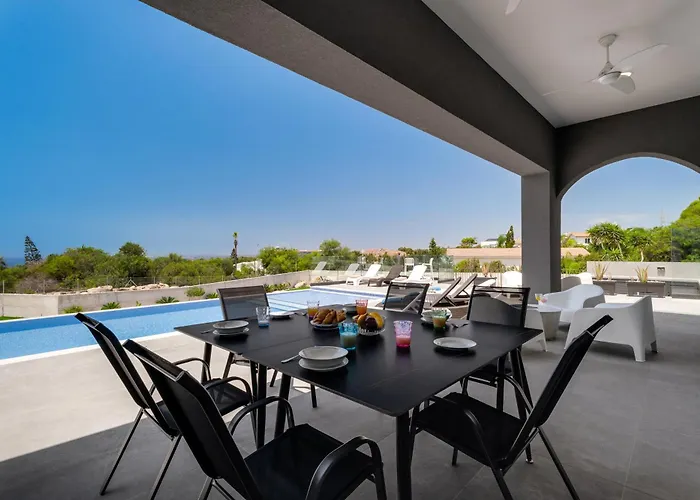 ヴィラ Exclusive 7-bdr With Panoramic Views & Saltwater Swimming Pool! *