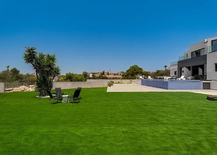 Exclusive 7-bdr With Panoramic Views & Saltwater Swimming Pool! ヴィラ *