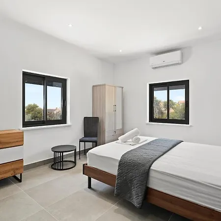 Exclusive 7-bdr With Panoramic Views & Saltwater Swimming Pool! Βίλα