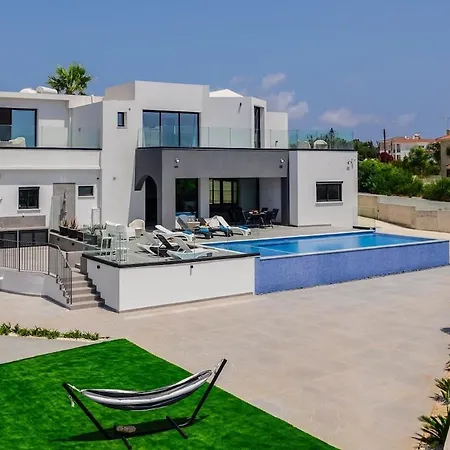 ヴィラ Exclusive 7-bdr With Panoramic Views & Saltwater Swimming Pool!