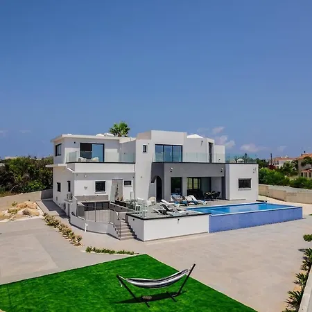 Exclusive 7-bdr With Panoramic Views & Saltwater Swimming Pool! * Αγία Νάπα