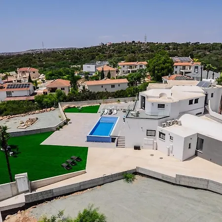 Exclusive 7-bdr With Panoramic Views & Saltwater Swimming Pool!