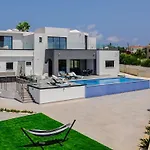 别墅 Exclusive 7-bdr With Panoramic Views & Saltwater Swimming Pool!