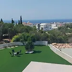 Exclusive 7-bdr With Panoramic Views & Saltwater Swimming Pool! 别墅