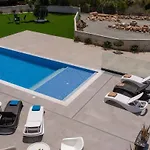 别墅 Exclusive 7-bdr With Panoramic Views & Saltwater Swimming Pool!