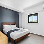 Exclusive 7-bdr With Panoramic Views & Saltwater Swimming Pool! 别墅 *