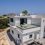 别墅 Exclusive 7-bdr With Panoramic Views & Saltwater Swimming Pool!