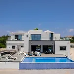 别墅 Exclusive 7-bdr With Panoramic Views & Saltwater Swimming Pool! *