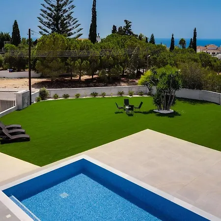 Exclusive 7-bdr With Panoramic Views & Saltwater Swimming Pool!