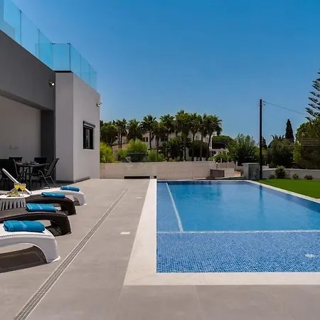 Вилла Exclusive 7-bdr With Panoramic Views & Saltwater Swimming Pool! Айя-Напа