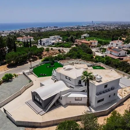 Exclusive 7-bdr With Panoramic Views & Saltwater Swimming Pool!