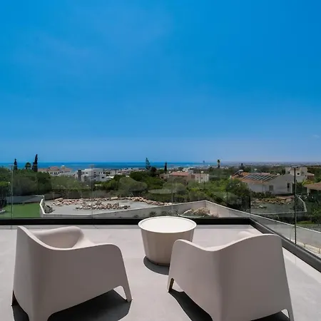 Exclusive 7-bdr With Panoramic Views & Saltwater Swimming Pool!