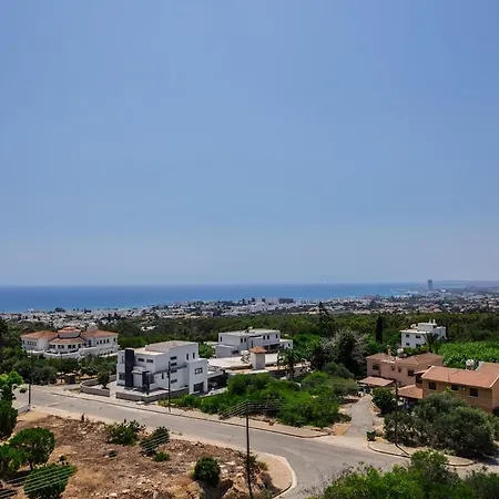 Exclusive 7-bdr With Panoramic Views & Saltwater Swimming Pool! Айя-Напа