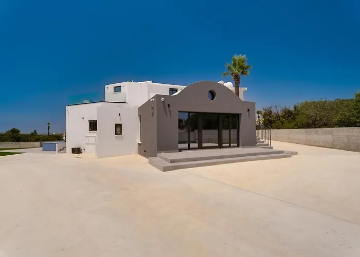 Villa Exclusive 7-bdr With Panoramic Views & Saltwater Swimming Pool! Agia Napa