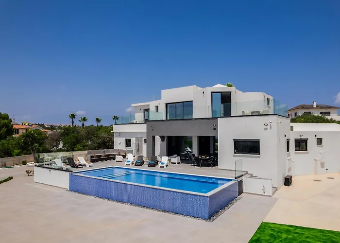 Exclusive 7-bdr With Panoramic Views & Saltwater Swimming Pool! Agia Napa