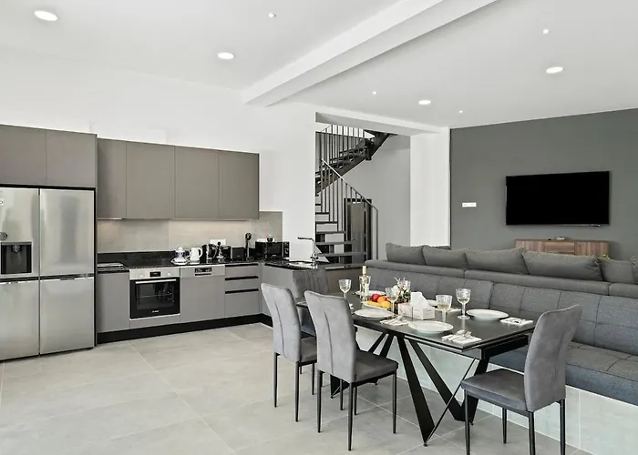 Exclusive 7-bdr With Panoramic Views & Saltwater Swimming Pool! Villa Agia Napa