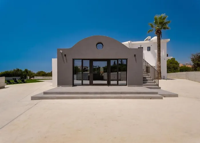 Villa Exclusive 7-bdr With Panoramic Views & Saltwater Swimming Pool! *