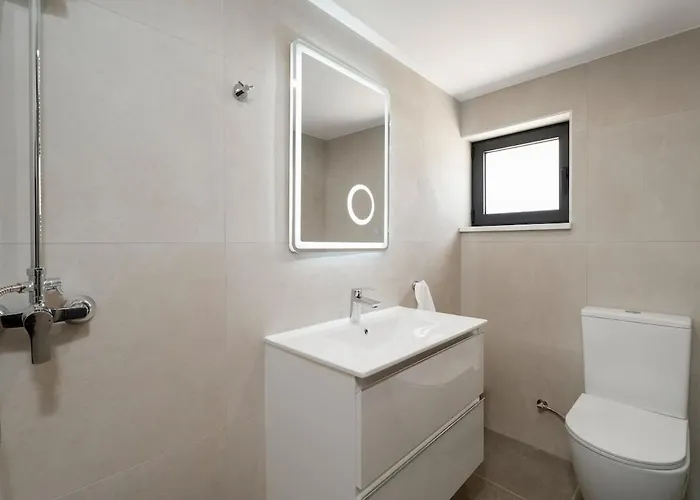 Villa Exclusive 7-bdr With Panoramic Views & Saltwater Swimming Pool! Agia Napa