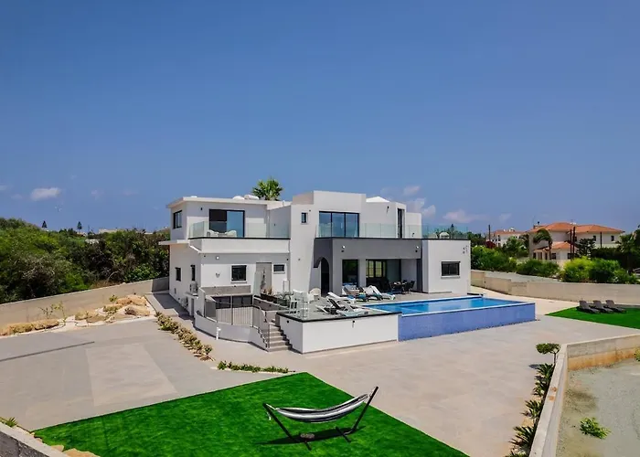 Exclusive 7-bdr With Panoramic Views & Saltwater Swimming Pool! * Agia Napa