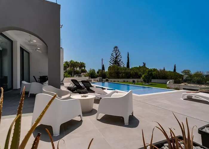 Exclusive 7-bdr With Panoramic Views & Saltwater Swimming Pool! Agia Napa