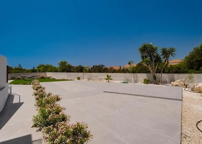 Exclusive 7-bdr With Panoramic Views & Saltwater Swimming Pool!