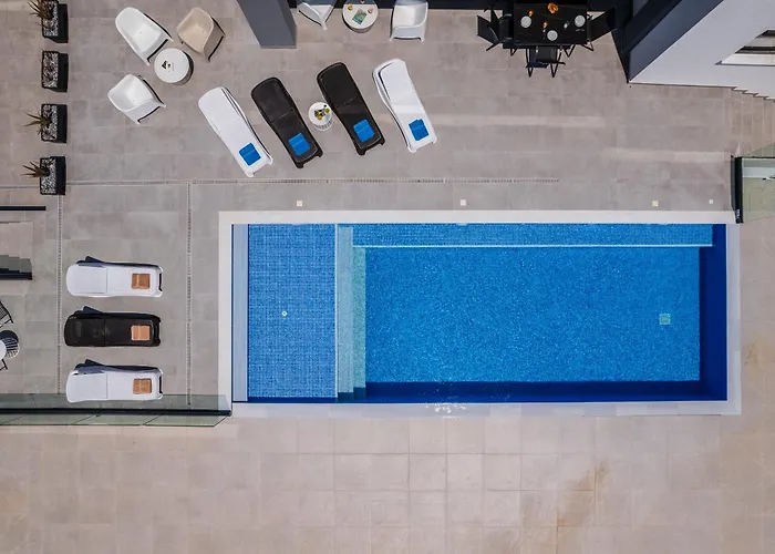 Exclusive 7-bdr With Panoramic Views & Saltwater Swimming Pool! Agia Napa