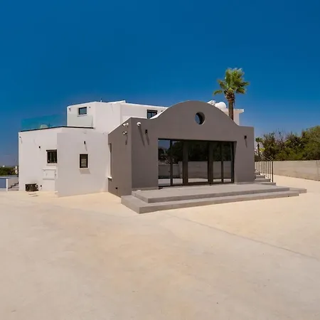 Villa Exclusive 7-bdr With Panoramic Views & Saltwater Swimming Pool! Ajía Nápa