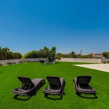 Exclusive 7-bdr With Panoramic Views & Saltwater Swimming Pool! *