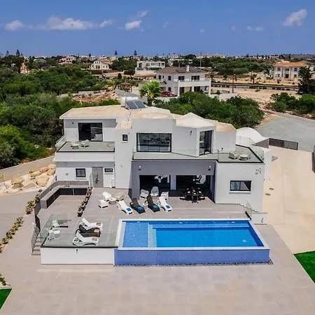 Villa Exclusive 7-bdr With Panoramic Views & Saltwater Swimming Pool! *