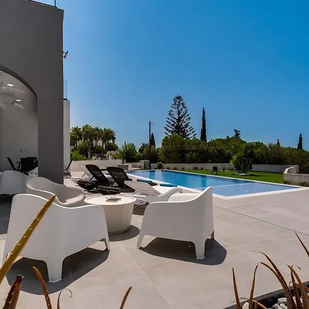 Exclusive 7-bdr With Panoramic Views & Saltwater Swimming Pool! Ajía Nápa