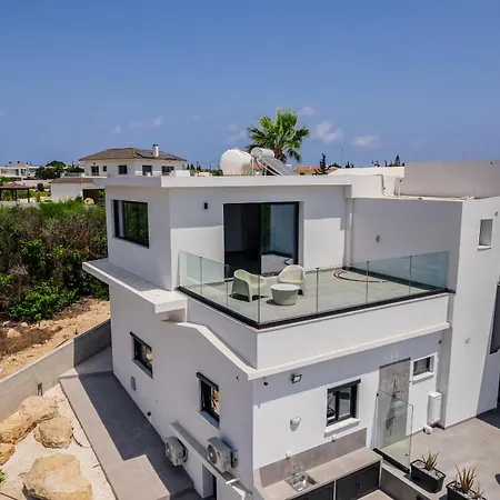 Villa Exclusive 7-bdr With Panoramic Views & Saltwater Swimming Pool!